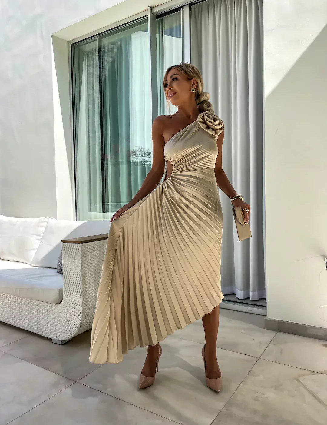 full_sukienki-na-wesele-chicaca-sukienka-flower-pasodoble-beige-120625.webp