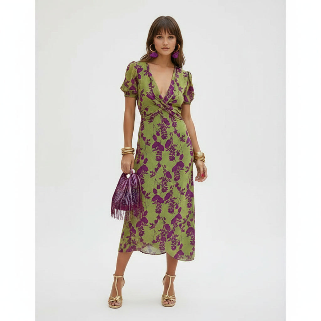 gemini-2.5-flash-image_Create_a_professional_high-resolution_fashion_editorial_photo_of_a_model_wearing-0_3.jpg