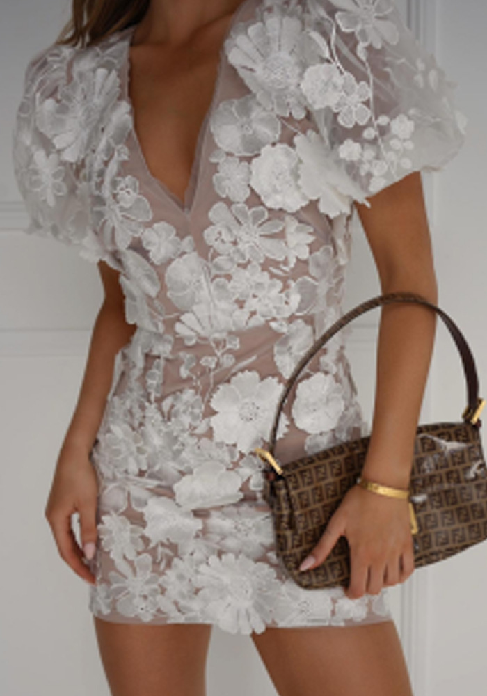 Sienna Moreau | Mini-blomsterkjole med broderede detaljer