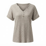 Kirstine Agger | Ribstrikket V-neck bluse med knapper