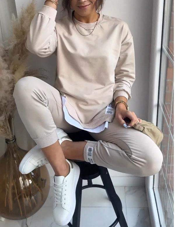 Amélie Sorensen | Komfortabel Outfit Set med Sweatshirt og Joggingbukser