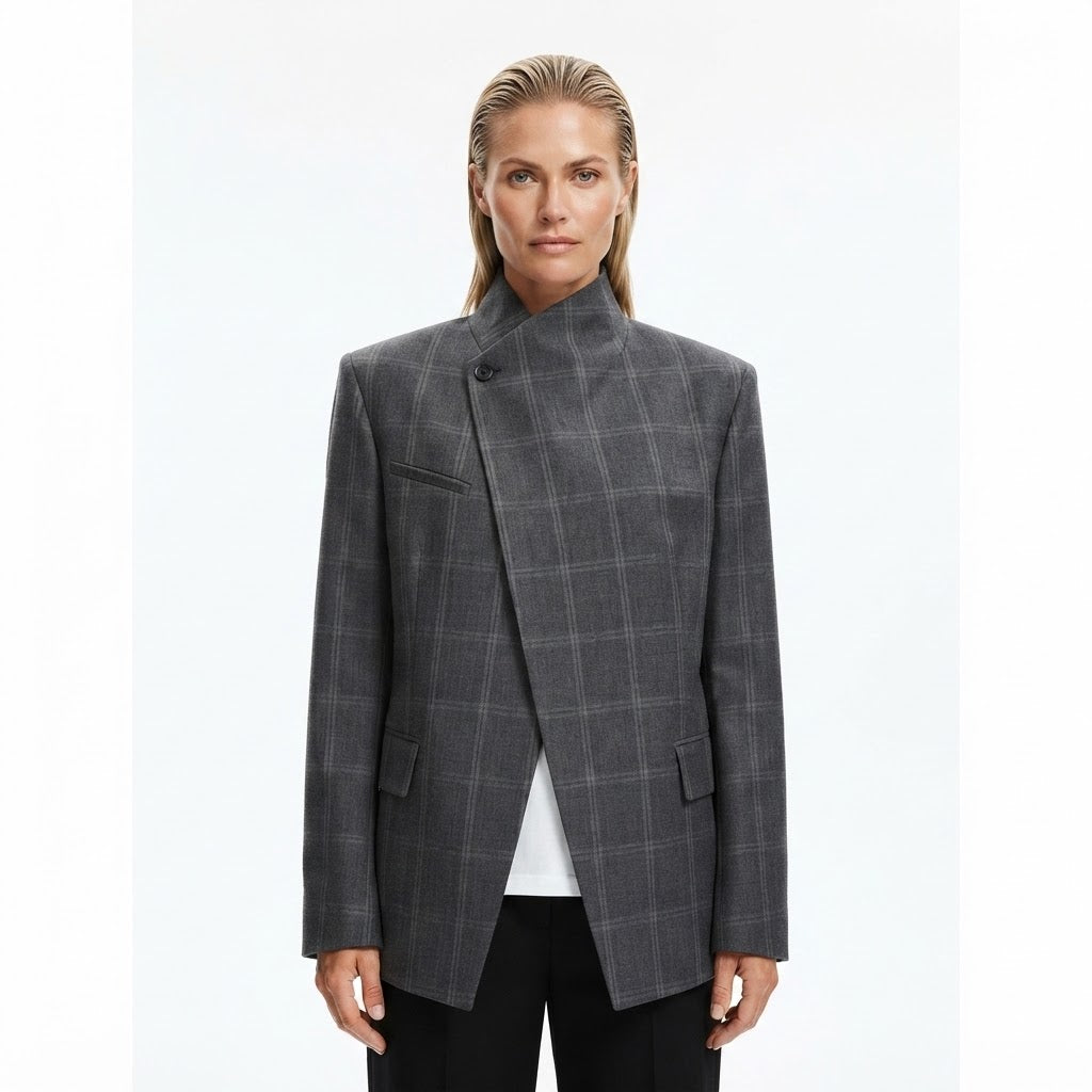 lotte-petersen-oversized-blazer-i-gra-ternet-monster-model.jpg