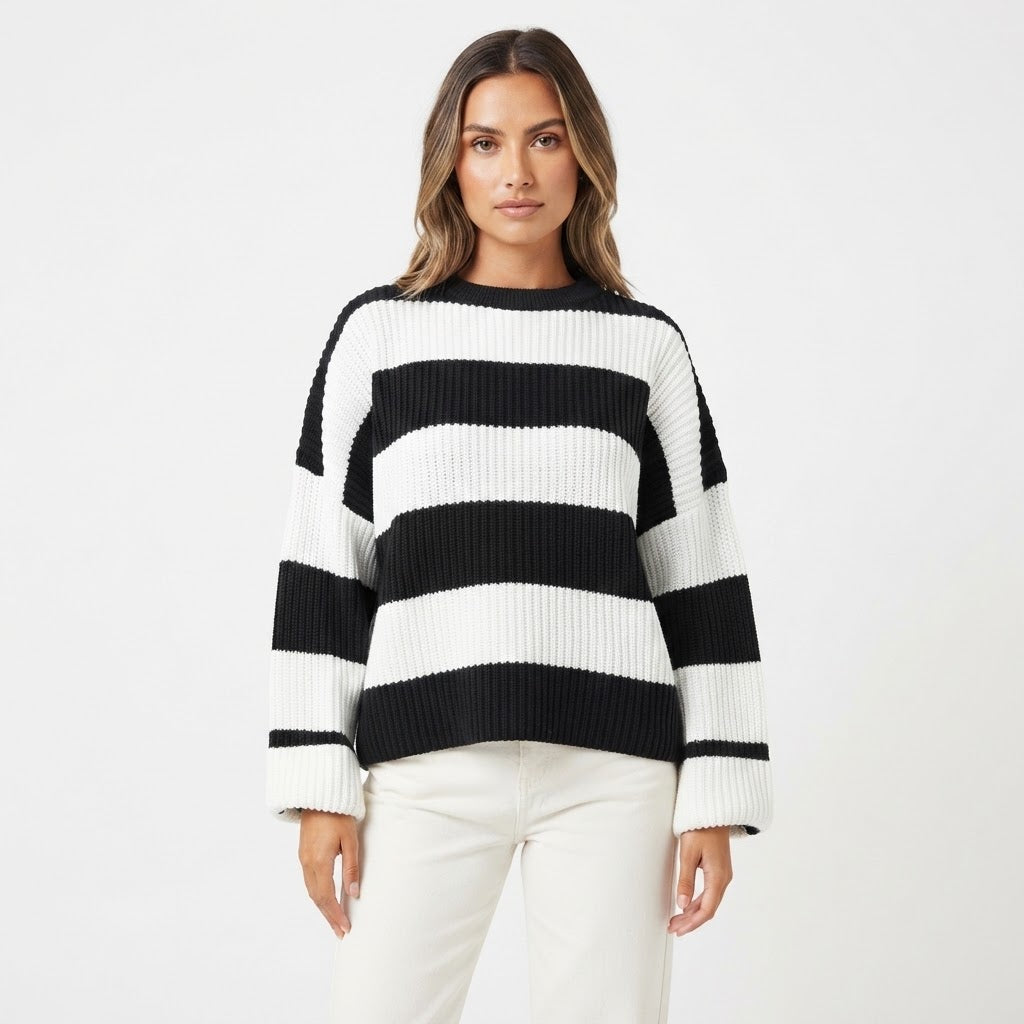 maja-holm-oversize-stribet-striktroje-til-kvinder-model.jpg