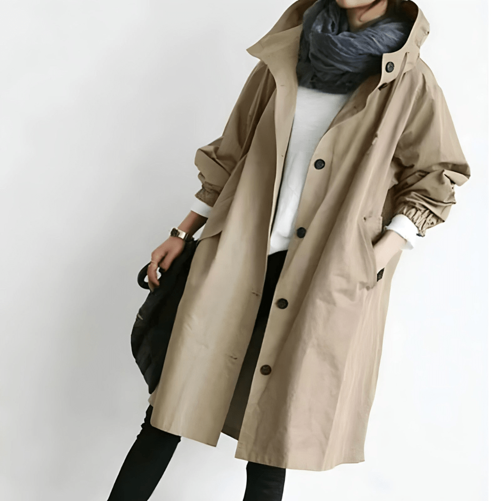 Amélie Rousseau | Oversized frakke med hætte og elegante knapper