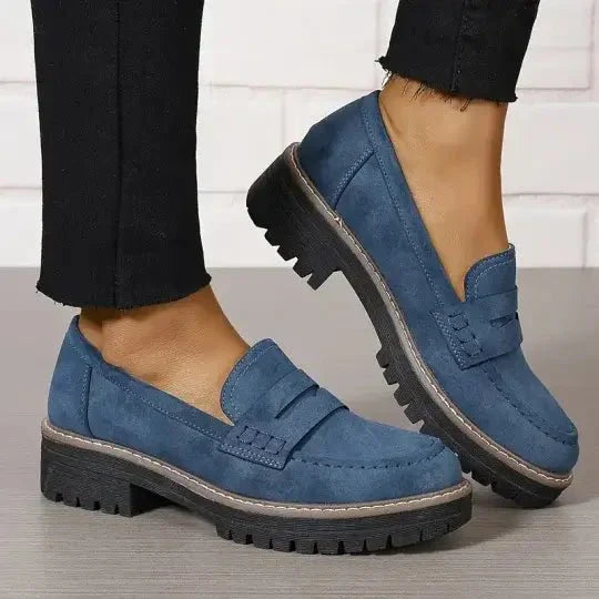 Rosalie Thornsby | Slip-On Loafers med Kraftig Sål i Sort