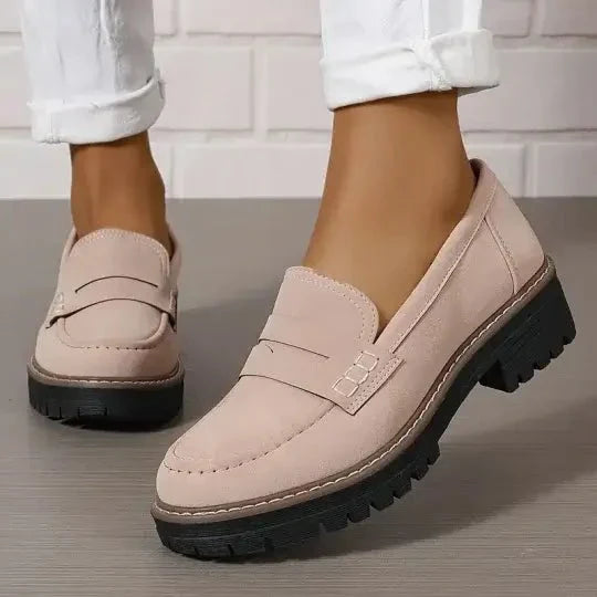 Rosalie Thornsby | Slip-On Loafers med Kraftig Sål i Sort