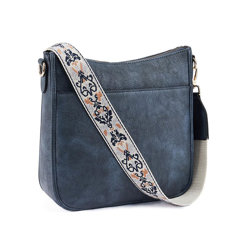 Trine Madsen | Crossbody taske i cognacbrun faux læder med boho skulderrem