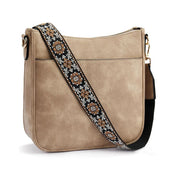Trine Madsen | Crossbody taske i cognacbrun faux læder med boho skulderrem