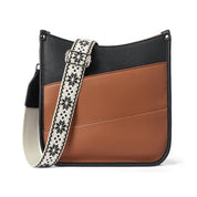 Trine Madsen | Crossbody taske i cognacbrun faux læder med boho skulderrem