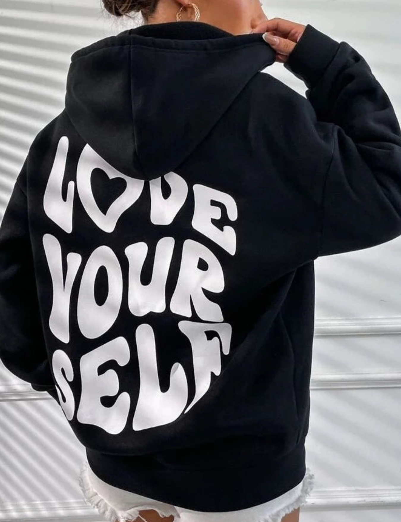 oversized-hoodie-damen-love-yourself-schwarz-backprint-zendoo..png